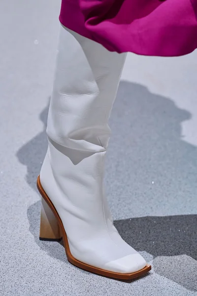 Look 64